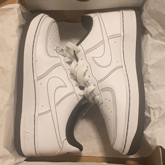 Nike Air Force 1 size 4 white and black - Picture 9 of 11